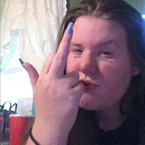 Meet your Posher, Crystal